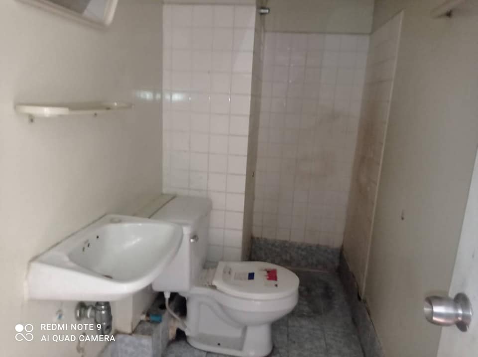 ขายด่วน T 12 ห้องเปล่าด้านในชั้น 13 (ไม่บนสุด) ราคาถูกมาก 400,000 เท่านั้น